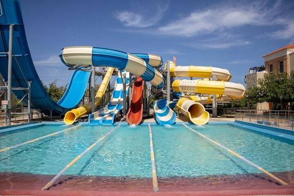 Découvrez le meilleur camping 4 étoiles en Ardèche avec parc aquatique!