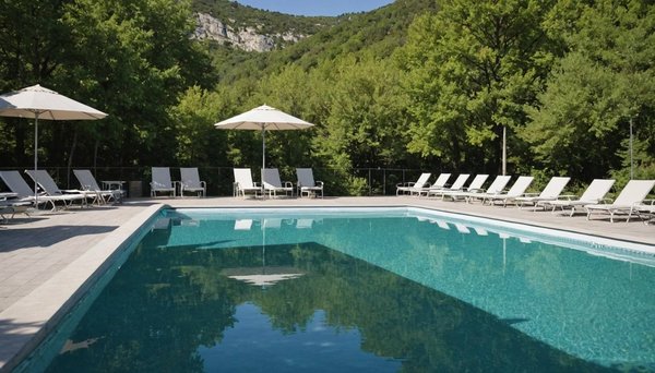 Camping en ardèche avec piscine : profitez d'un séjour au camping le plan d'eau à saint-privat